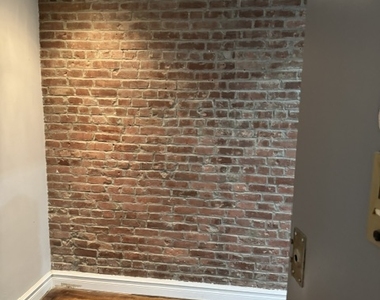 345 West 53rd Street - Photo Thumbnail 15