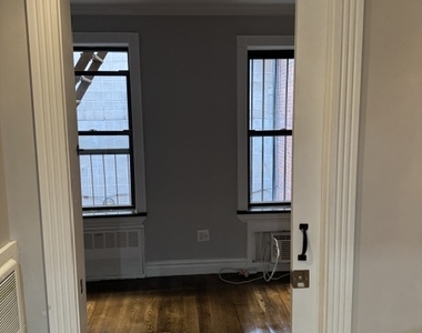 345 West 53rd Street - Photo Thumbnail 3
