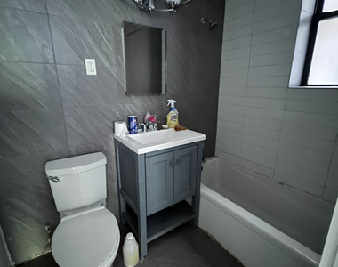 726 Dekalb Avenue - Photo Thumbnail 3
