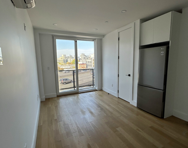 350 Meeker Avenue - Photo Thumbnail 2