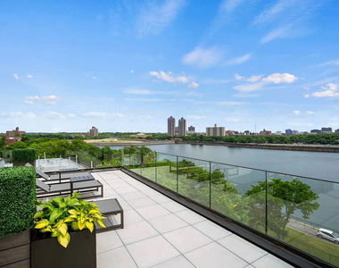 3103 Sedgwick Avenue - Photo Thumbnail 6
