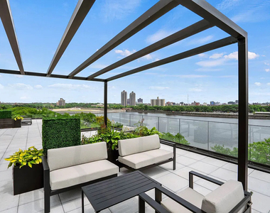 3103 Sedgwick Avenue - Photo Thumbnail 5