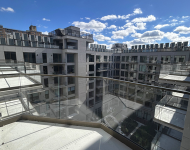960 Franklin ave #713 - Photo Thumbnail 4