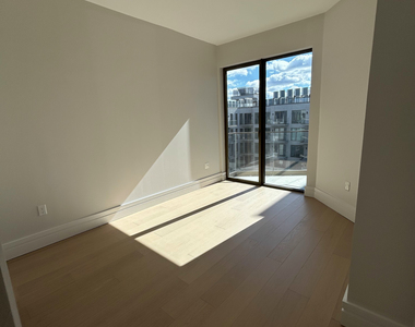 960 Franklin ave #713 - Photo Thumbnail 1