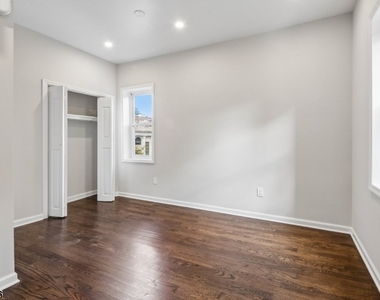 166 Maplewood Ave - Photo Thumbnail 8