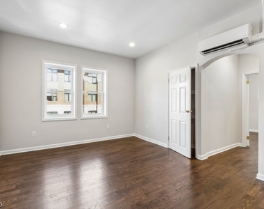 166 Maplewood Ave - Photo Thumbnail 4