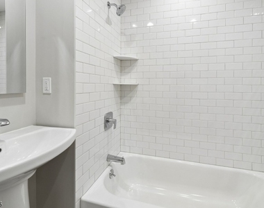 166 Maplewood Ave - Photo Thumbnail 6