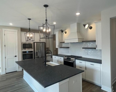 119 Myrtle Rd - Photo Thumbnail 2