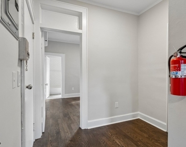 166 Maplewood Ave - Photo Thumbnail 9