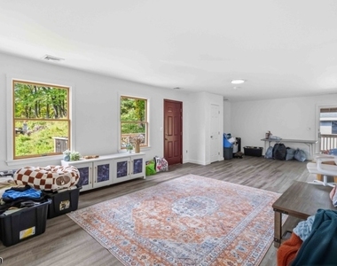 59 Mendham Ave - Photo Thumbnail 12