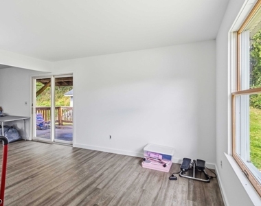 59 Mendham Ave - Photo Thumbnail 13