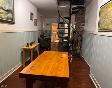 65 Coryell St - Photo Thumbnail 10