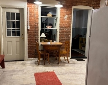 65 Coryell St - Photo Thumbnail 5
