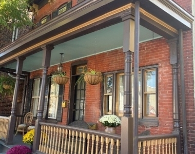 65 Coryell St - Photo Thumbnail 2