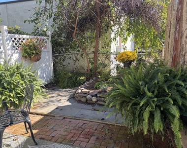 65 Coryell St - Photo Thumbnail 25