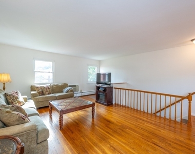 79 Roseland Ave - Photo Thumbnail 5