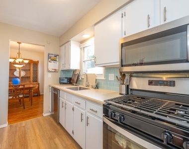 79 Roseland Ave - Photo Thumbnail 13