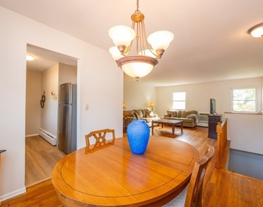 79 Roseland Ave - Photo Thumbnail 12