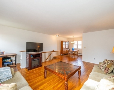 79 Roseland Ave - Photo Thumbnail 6