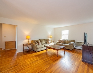 79 Roseland Ave - Photo Thumbnail 4