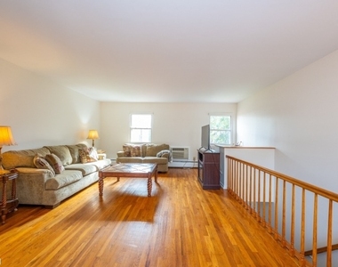 79 Roseland Ave - Photo Thumbnail 7