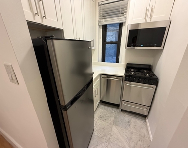 146 West 79th Street - Photo Thumbnail 2