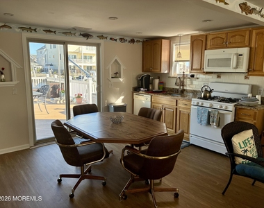 3456 Jefferson Avenue - Photo Thumbnail 2