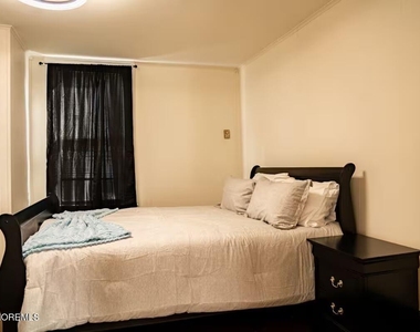 287 Westwood Avenue - Photo Thumbnail 7