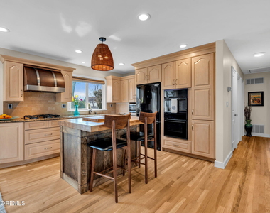 2412 Homestead Avenue - Photo Thumbnail 15