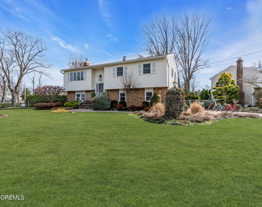 2412 Homestead Avenue - Photo Thumbnail 2