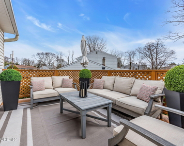 2412 Homestead Avenue - Photo Thumbnail 16