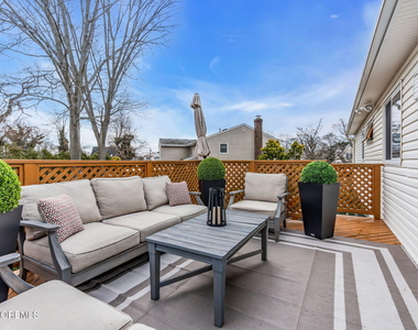 2412 Homestead Avenue - Photo Thumbnail 17