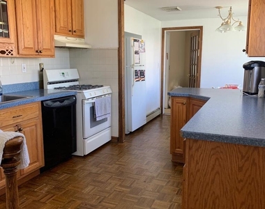304 Cummings Avenue - Photo Thumbnail 1