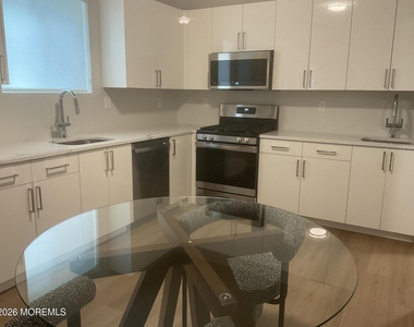 1376 Alvarado Avenue - Photo Thumbnail 13