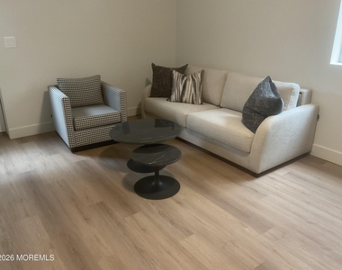 1376 Alvarado Avenue - Photo Thumbnail 16