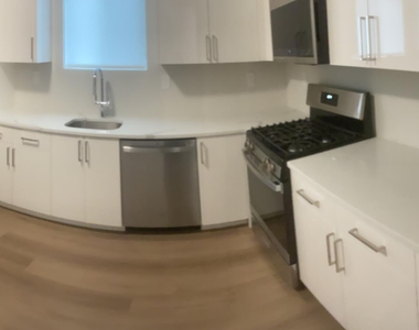 1376 Alvarado Avenue - Photo Thumbnail 10