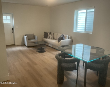 1376 Alvarado Avenue - Photo Thumbnail 17