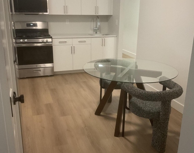 1376 Alvarado Avenue - Photo Thumbnail 12