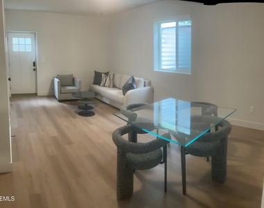 1376 Alvarado Avenue - Photo Thumbnail 8