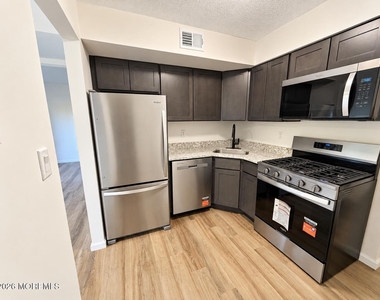 49 Diane Drive - Photo Thumbnail 8