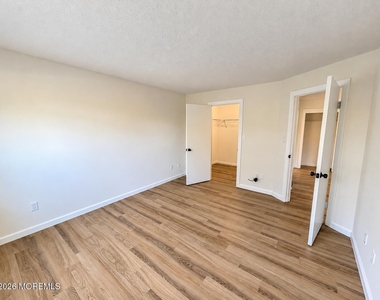 49 Diane Drive - Photo Thumbnail 11