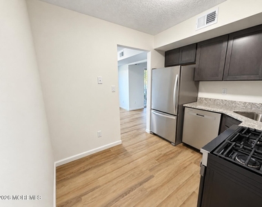 49 Diane Drive - Photo Thumbnail 9
