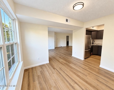49 Diane Drive - Photo Thumbnail 6