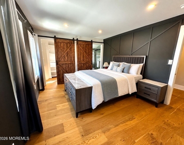 1308 Bridge Street - Photo Thumbnail 8