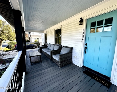 1308 Bridge Street - Photo Thumbnail 23