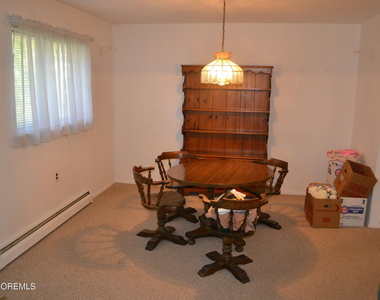 2104 Mount Hope Lane - Photo Thumbnail 5