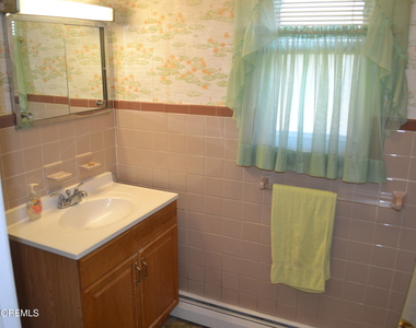 2104 Mount Hope Lane - Photo Thumbnail 12