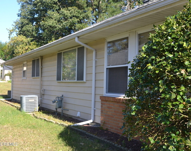 2104 Mount Hope Lane - Photo Thumbnail 15