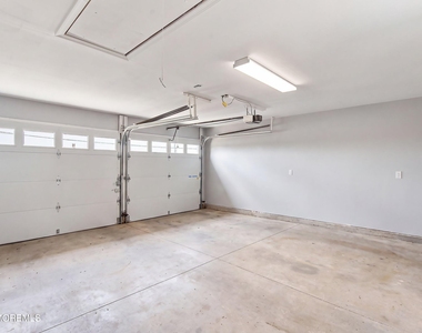 1072 W Bay Avenue - Photo Thumbnail 25