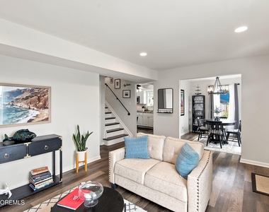 1072 W Bay Avenue - Photo Thumbnail 10